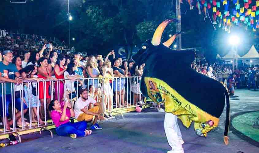Boi Diamante Negro leva para o Arraial Flor do Maracujá a riqueza e os mistérios da Amazônia