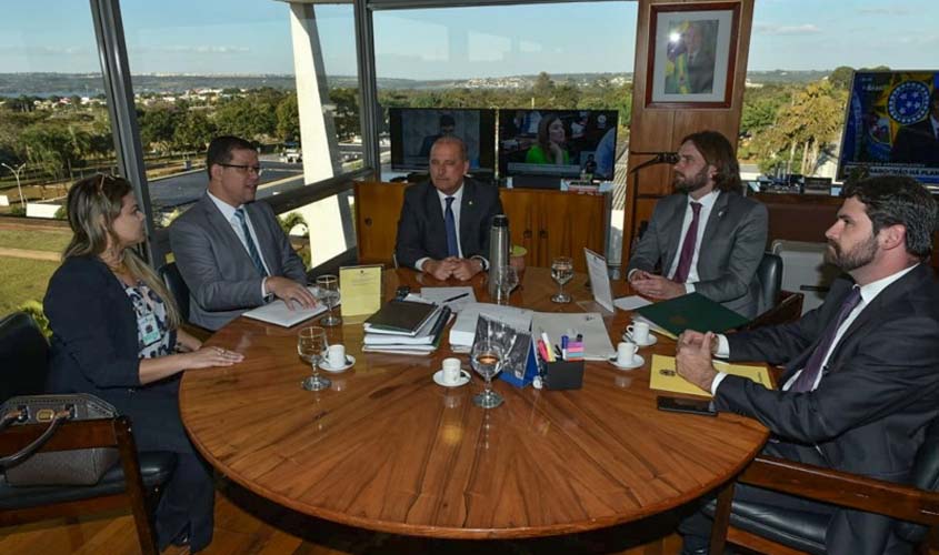 Ministro chefe da Casa Civil autoriza a reedição de decreto federal de opção à transposição aos quadros da União