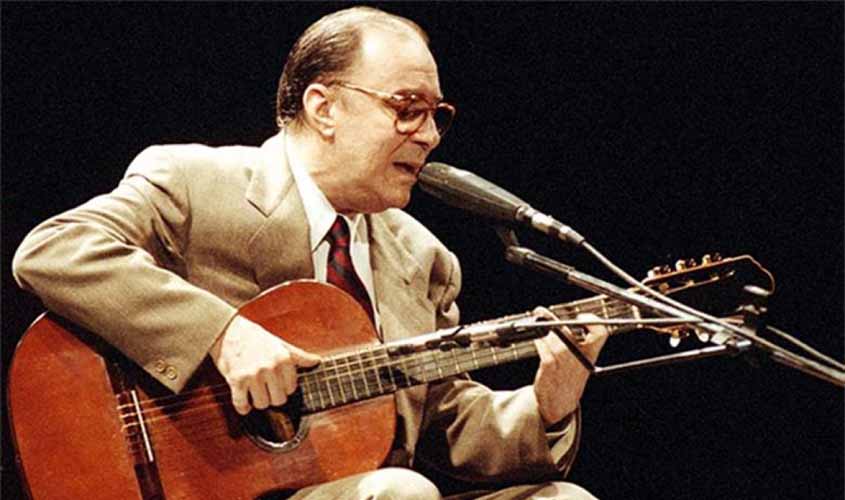 Fãs se despedem do músico João Gilberto