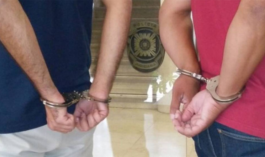 Rapaz reage a ação policial contra 'Corona Fest' com participação de menores, tenta atacar militares e acaba preso