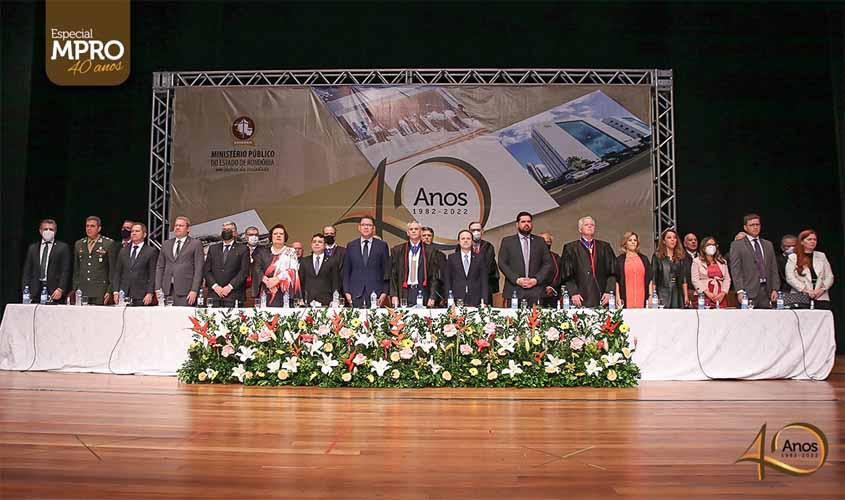Modelo jurídico para construção do MP brasileiro, MP de Rondônia celebra 40 anos em solenidade no Teatro