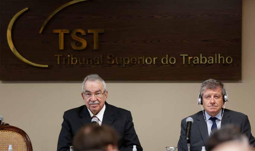 Presidente do TST apresenta modelo de conciliação trabalhista ao diretor-geral da OIT