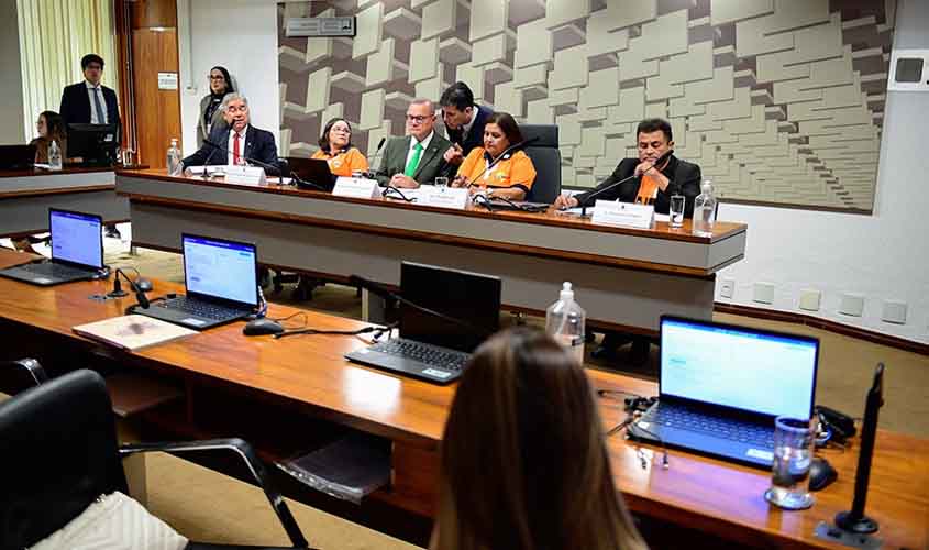 Aposentadoria especial para agentes de saúde é justa, dizem debatedores