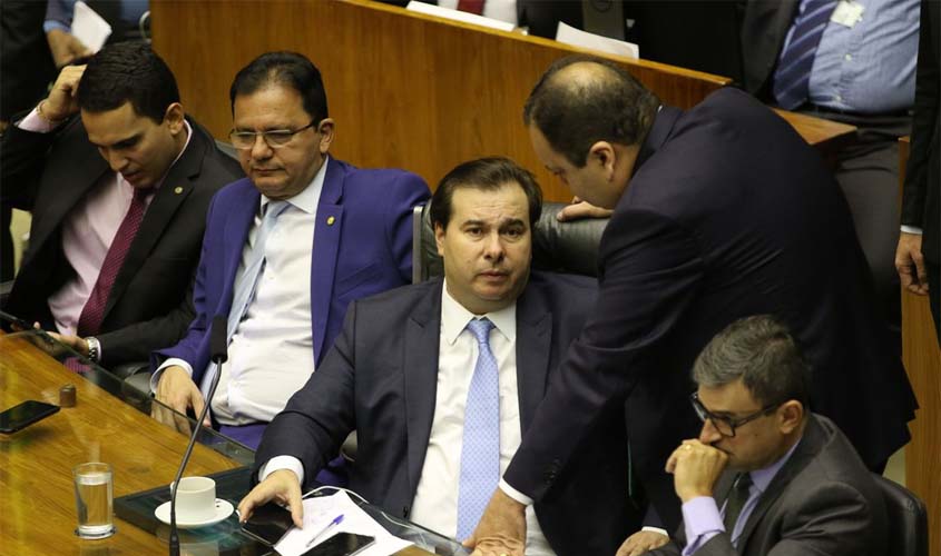 Deputados mantêm aposentadoria especial para professores