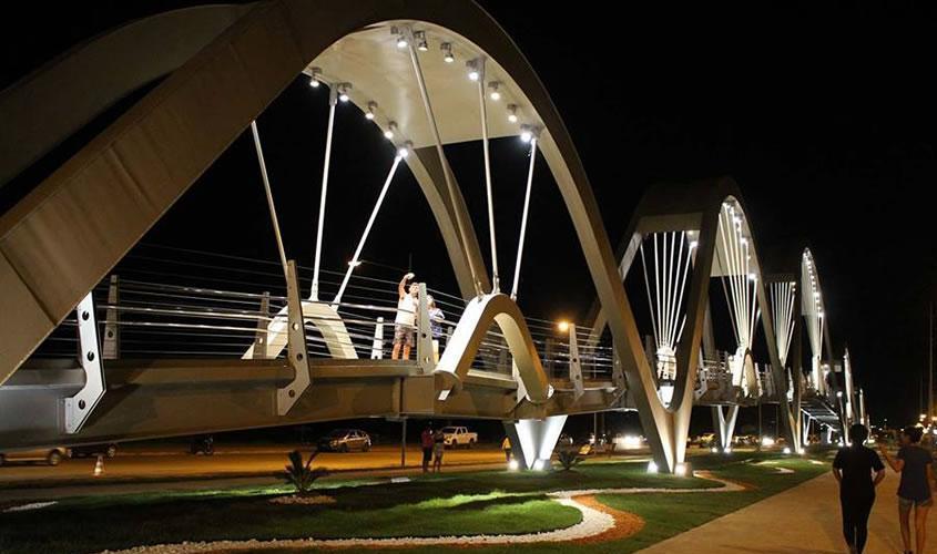 Motociclista é preso após apalpar bumbum de mulher no Espaço Alternativo