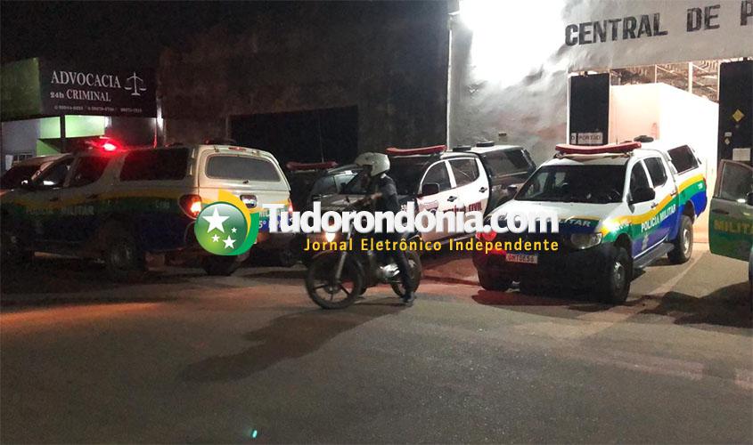 Durante intensa perseguição, jovem cai da garupa de moto e piloto é preso