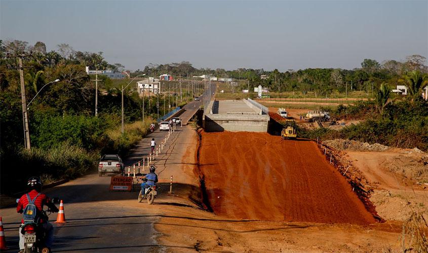 Ponte e aeroporto passam por melhorias e Governo fiscaliza obras estruturantes