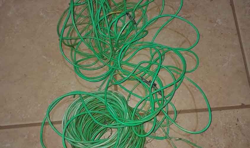 Polícia Militar prende dois homens por furto de cabos elétricos e cumpre mandado de prisão