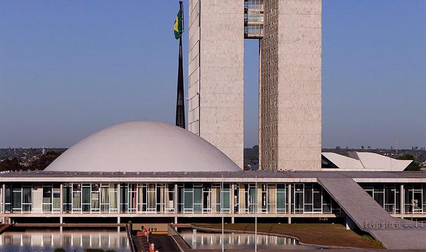 Em 7 de setembro, senadores se dividem entre elogios e críticas ao governo