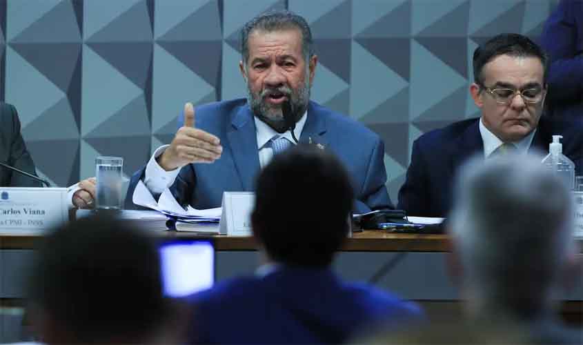 Lupi diz que governo acompanhava, mas sem dimensão de fraudes no INSS