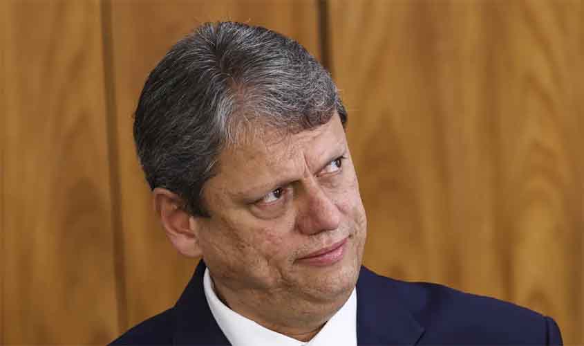 Deputado pede inquérito contra Tarcísio após falas contra STF