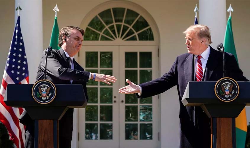 Bolsonaro deveria aprender com Trump