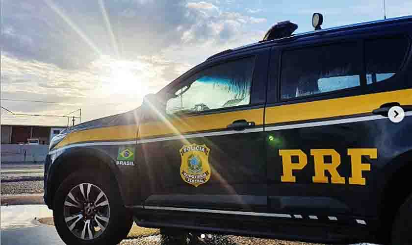 Em Guajará-Mirim/RO, PRF, BPFron e NIIF recuperam veículo que seria transportado para a Bolívia