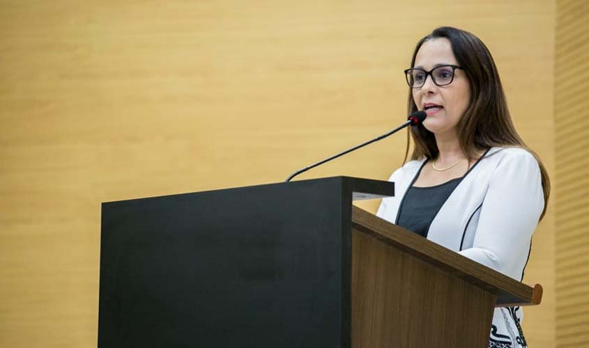 Aprovado projeto da deputada Rosangela Donadon que institui “ Março Lilás” para conscientização e combate ao câncer de colo de útero em RO