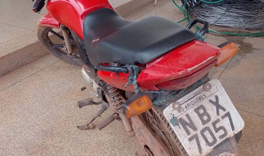 Polícia Militar recupera motocicleta com restrição de roubo ou furto