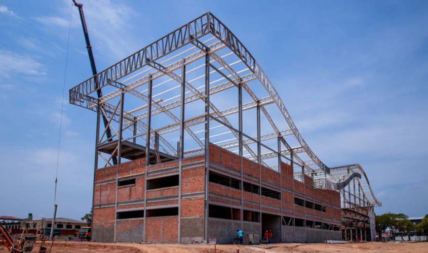 Prefeito Hildon Chaves concede entrevistas e reforça ações de seu mandato