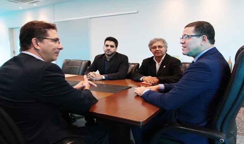 Governador recebe visita da reitoria da Unir, discute avanços no ensino superior e ações de incentivo à pesquisa