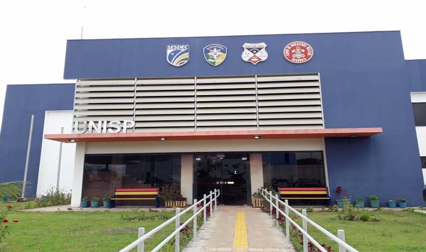 Flagrados com crack e maconha, rapazes de 21 e 22 anos são presos por tráfico de drogas