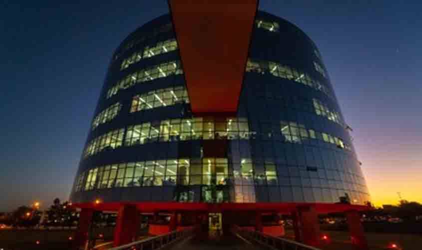 Ex-policial militar que apresentou documentos falsos ao Exército para conseguir registro de tiro desportivo deve responder perante a Justiça Militar