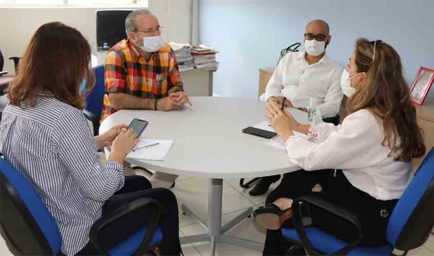 Cremero se reúne com Semusa para reforçar necessidade de ser ponto de vacinação