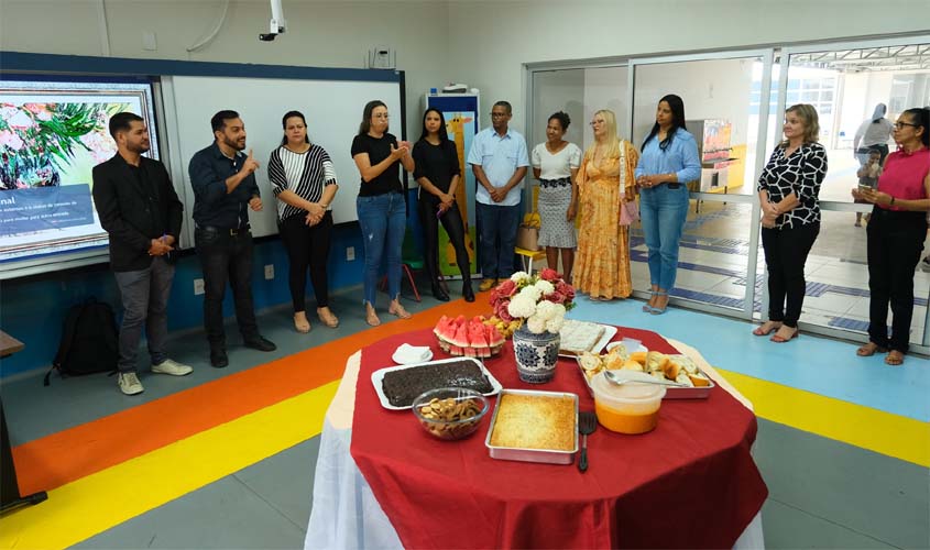 Equipe da Semed acompanha o início do ano letivo no CMEI Maria Esmeralda
