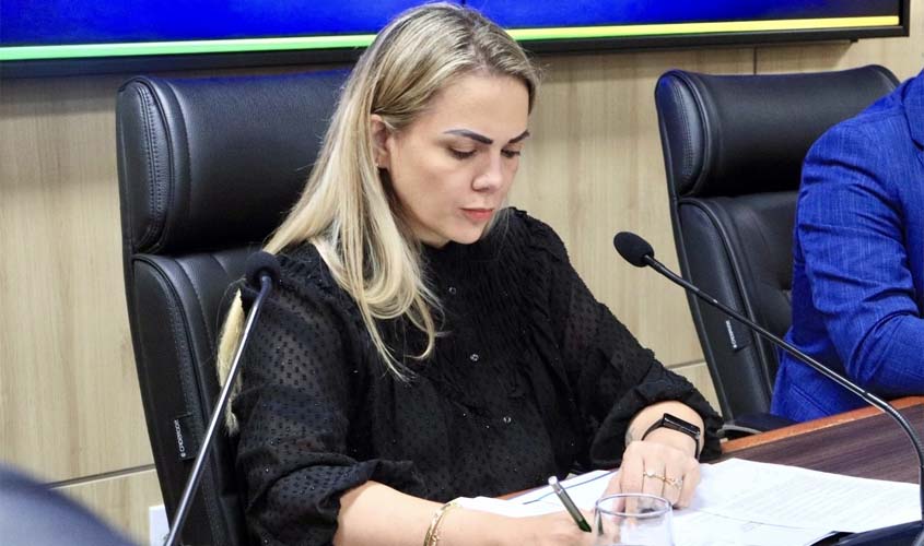 Cláudia de Jesus propõe isenção de impostos para fibromialgia em RO