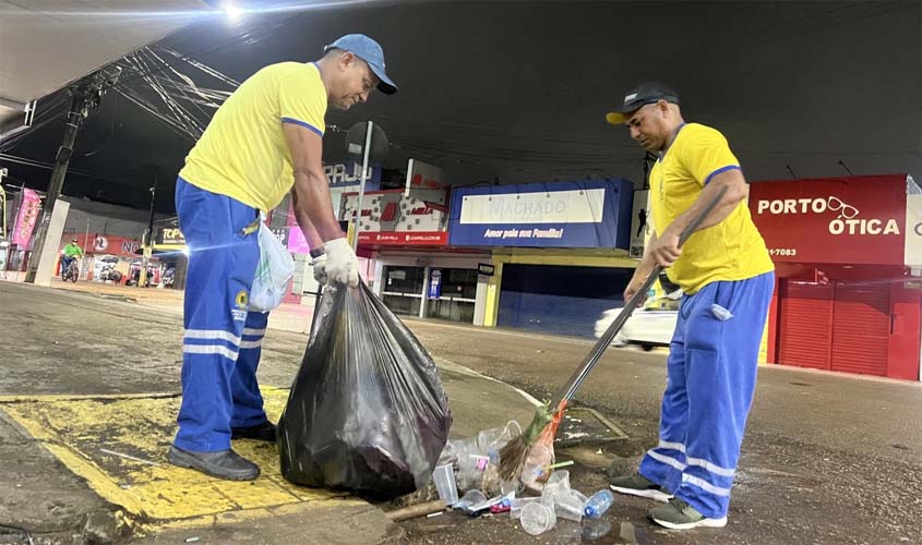 Força-tarefa de limpeza atua nos blocos de Carnaval