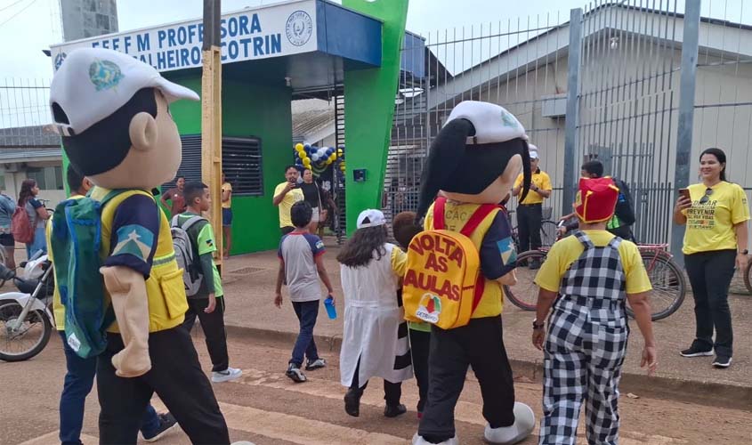 Governo de RO realiza ação de trânsito no início do ano letivo 2026