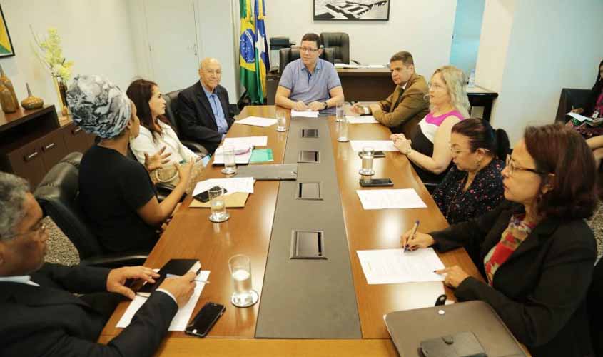 Governador Marcos Rocha e senador Confúcio Moura alinham ações na educação, expansão da infovia e revitalização do Museu da Memória