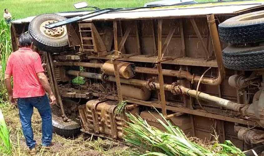 Secretário de Educação admite erro de informação e confirma FOLHA DO SUL: ônibus acidentado estava com excesso de alunos