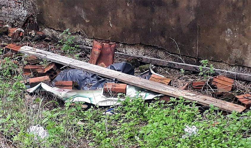 Corpo de mulher é encontrado em terreno baldio