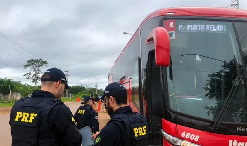 PRF realiza capacitação do efetivo em técnicas de abordagens