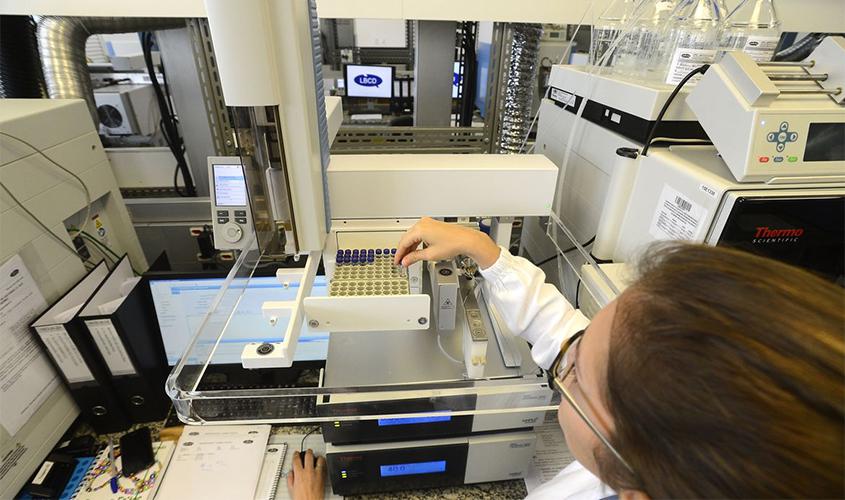 Capes adia cadastro para novo modelo de concessão de bolsas de estudo