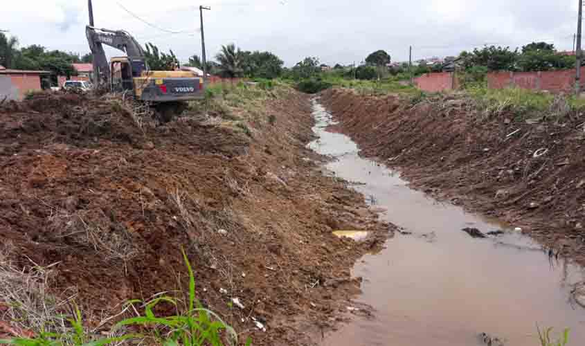 Isaú determina limpeza de igarapés