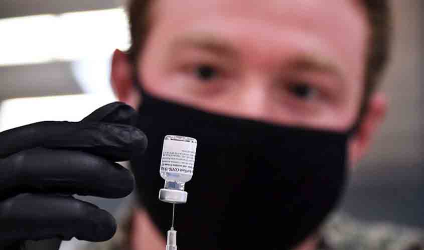 Prioridade de senadores, projetos sobre vacinação aguardam sanção  