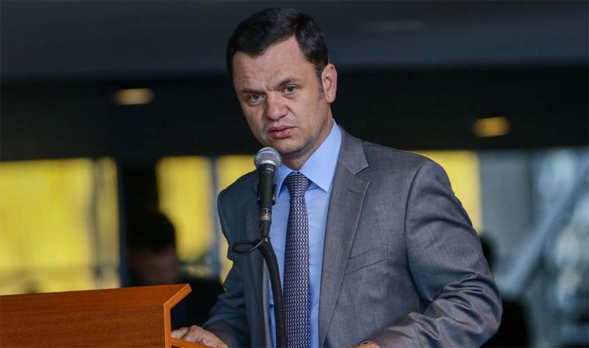 Ministro do TSE quer depoimento de Torres sobre minuta de golpe