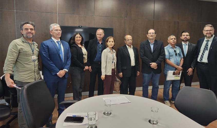 SINTERO participa de reunião em Brasília e busca soluções para demandas de professoras e professores transpostos