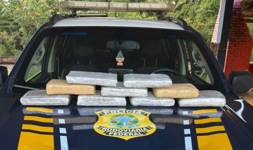 PRF apreende 10 kg de maconha em táxi na BR-364 em RO