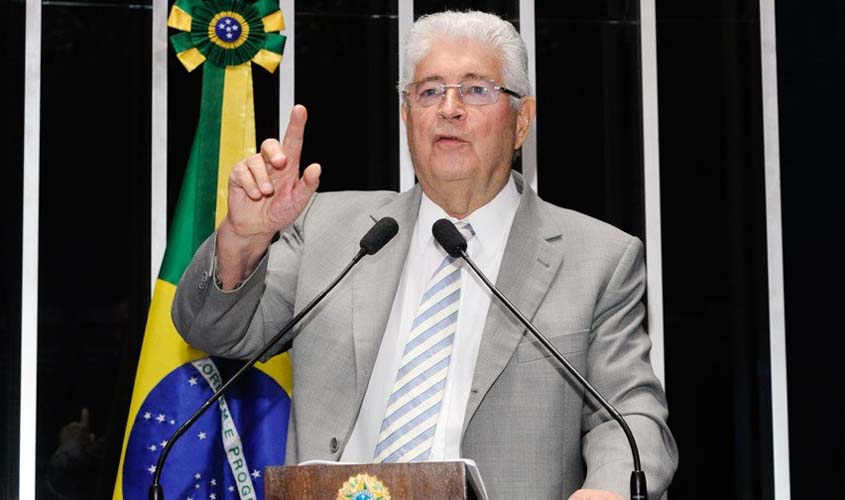 Roberto Requião defende Lula e critica ataques à ala progressista da Igreja