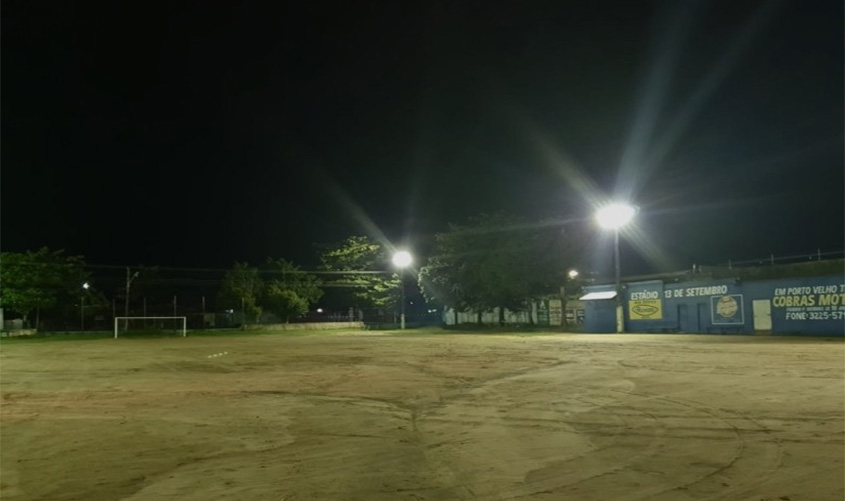 Prefeitura realiza manutenção na iluminação do Campo do 13