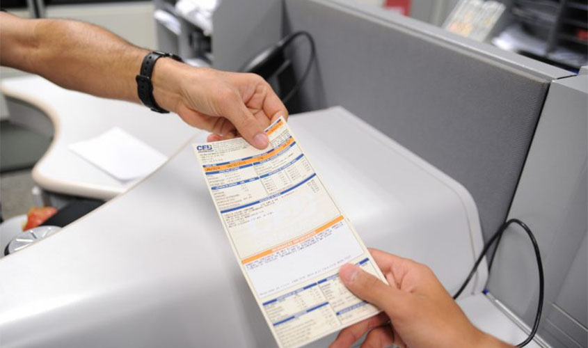 Medida provisória isenta consumidor de baixa renda de pagar conta de luz  