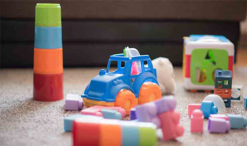 Shopping center é obrigado a instalar creche para empregadas que trabalham no local