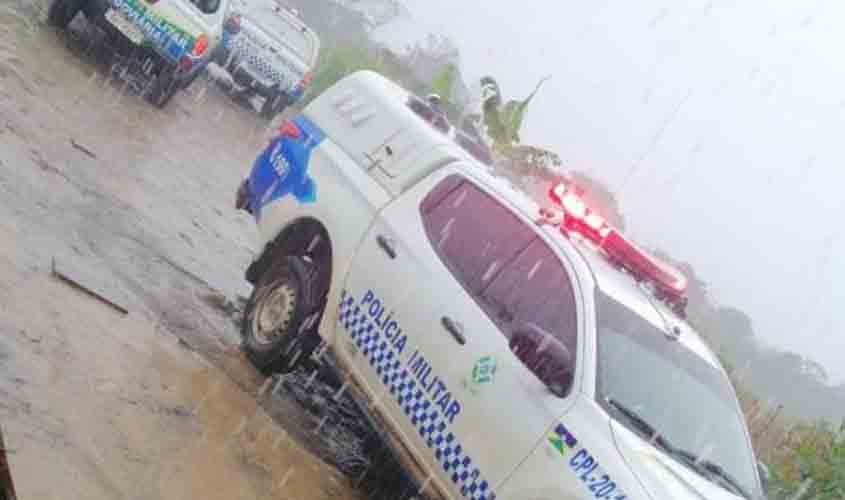 VÍDEO: polícia e oficial de justiça começam a cumprir reintegração de posse em fazenda onde aconteceu 'Chacina da Farinheira'