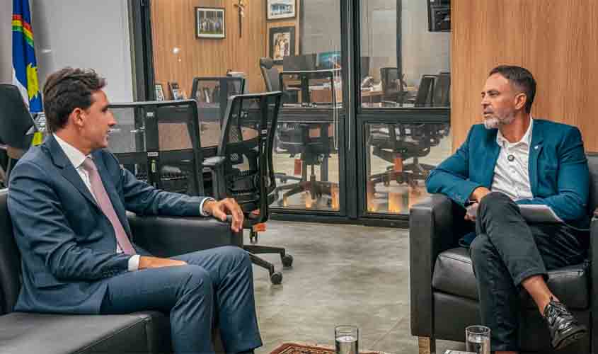 Prefeito Léo Moraes se reúne com ministro para tratar do preço das passagens aéreas, rotas de voo e alfandegamento