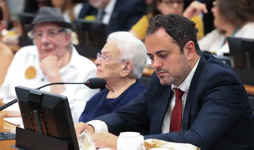 Conselho de Ética aprova cassação do mandato de Glauber Braga