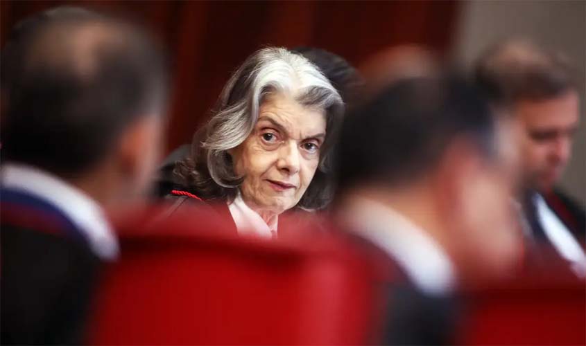 Cármen Lúcia antecipa eleição para sucessão no TSE