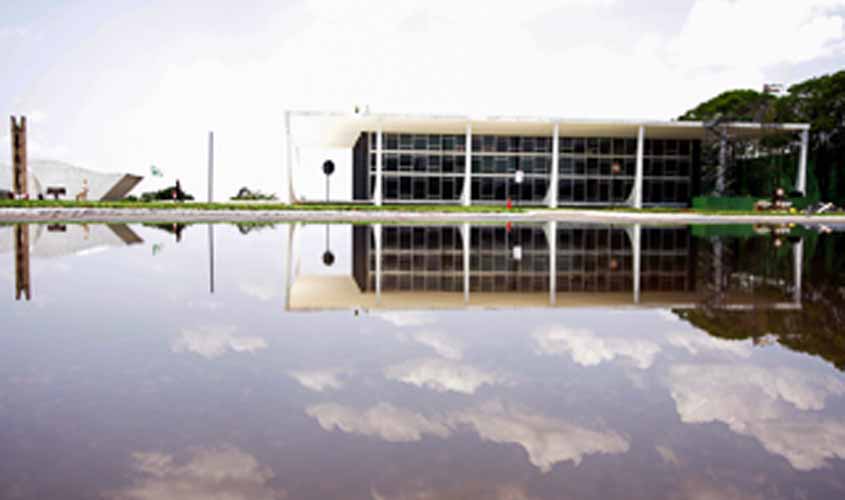 Suspensão de direitos políticos aplica-se a penas restritivas de direitos, decide STF