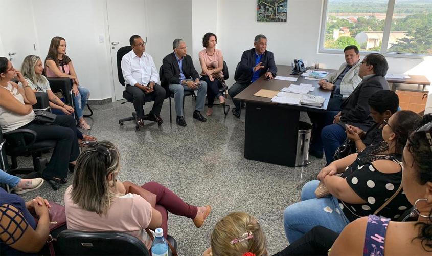 Durante reunião entre Seduc e Semed, Jair Montes sugere que Estado assuma o transporte escolar