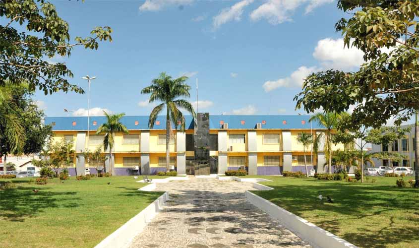 Prefeitura de Porto Velho divulga edital de concurso público para a educação