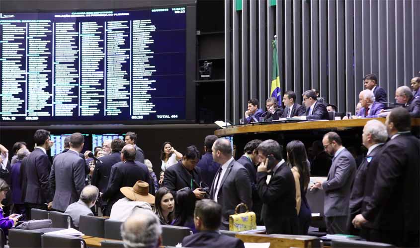 Decreto que flexibiliza porte de armas mobiliza parlamentares favoráveis e contrários